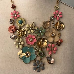 Charming Charlie springtime statement necklace
